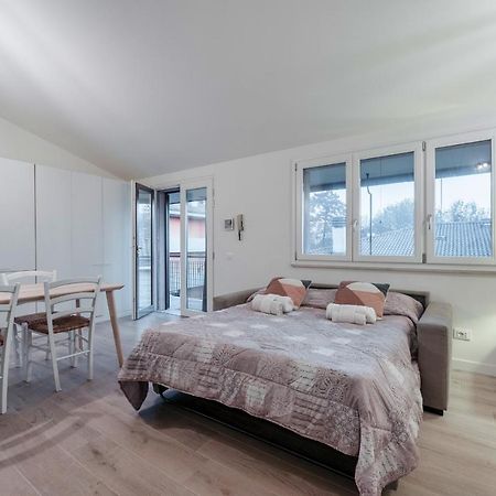 Casa Lugana 19 - Monolocale Con Piscina Direttamente A Lago Sirmione Exterior foto