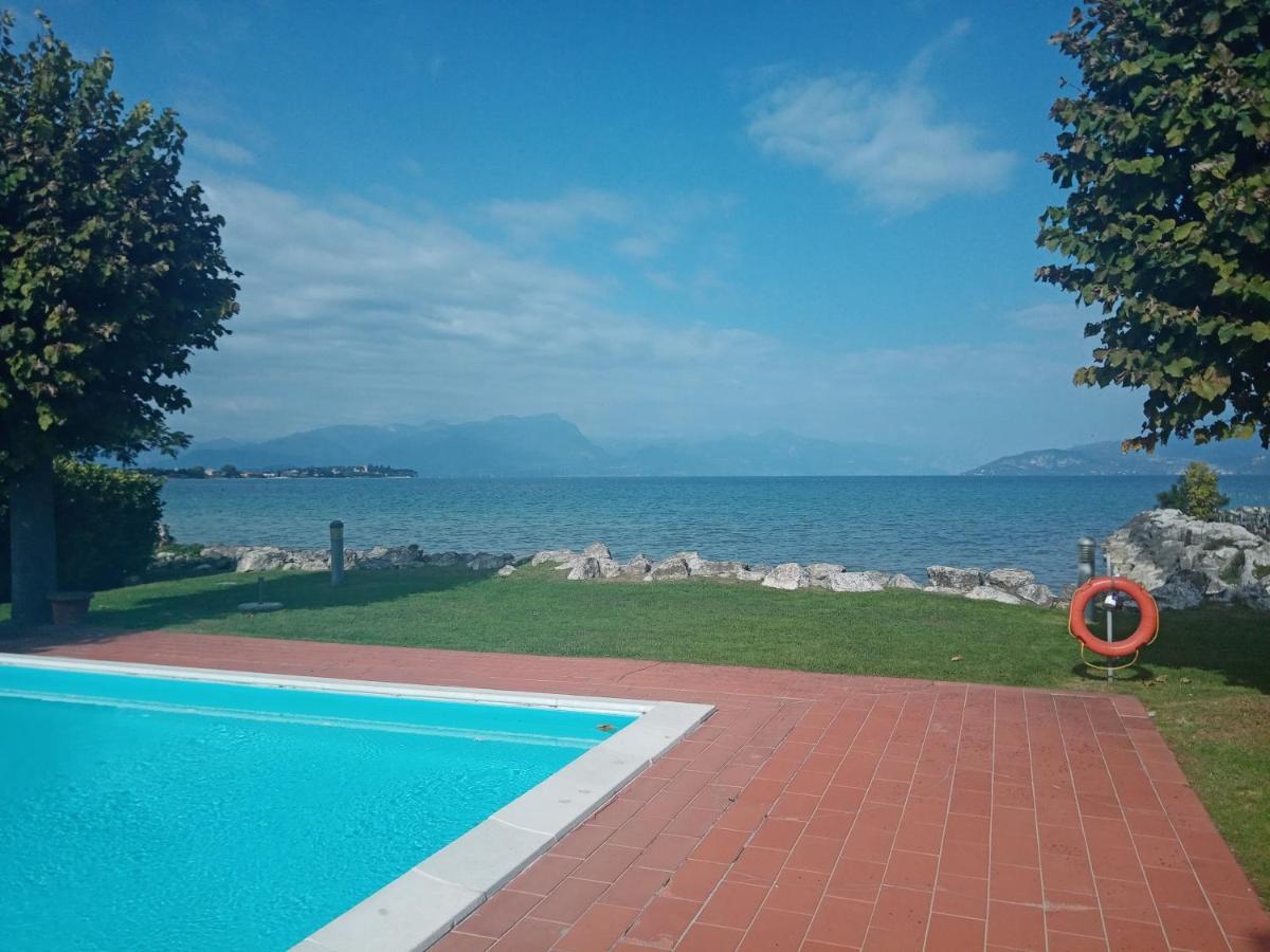 Casa Lugana 19 - Monolocale Con Piscina Direttamente A Lago Sirmione Exterior foto