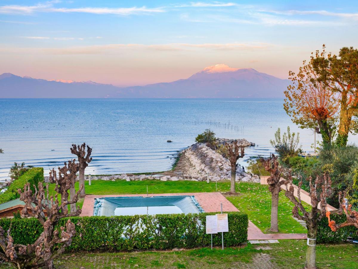 Casa Lugana 19 - Monolocale Con Piscina Direttamente A Lago Sirmione Exterior foto